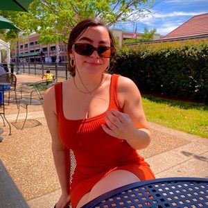 Meet your Posher, Kenz